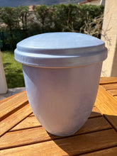 Cargar imagen en el visor de la galería, Urna Funeraria CRETA Biodegradable