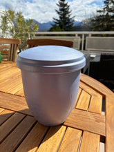 Cargar imagen en el visor de la galería, Urna Funeraria CRETA Biodegradable