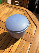 Cargar imagen en el visor de la galería, Urna Funeraria CRETA Biodegradable