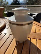 Cargar imagen en el visor de la galería, Urna Funeraria BLANCO