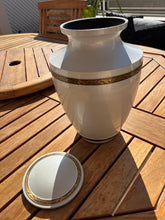 Cargar imagen en el visor de la galería, Urna Funeraria BLANCO