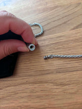 Cargar imagen en el visor de la galería, bracelet urne pour cendres fleurs