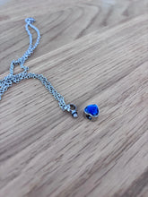 Cargar imagen en el visor de la galería, Collier Cinéraire Cœur Cristal Bleu - photo 5