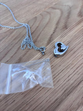 Cargar imagen en el visor de la galería, Collier Cinéraire Double Cœur Argent - photo 5