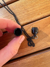 Cargar imagen en el visor de la galería, collier funeraire chat souvenir pendentif porte