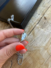 Cargar imagen en el visor de la galería, Collier Urne Goutte - photo 3