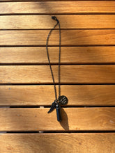 Cargar imagen en el visor de la galería, collier urne pour homme