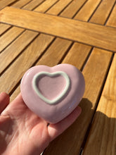 Cargar imagen en el visor de la galería, dessous urne coeur ceramique