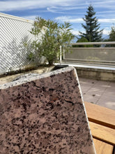 Cargar imagen en el visor de la galería, Lanterne funéraire en Granit Gris - photo 4