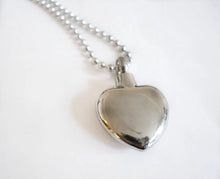 Cargar imagen en el visor de la galería, Pendentif Cendre Tilka - photo 2