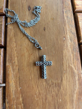 Cargar imagen en el visor de la galería, Pendentif Funéraire Croix - photo 3