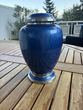 Cargar imagen en el visor de la galería, urne pour humain bleue infini