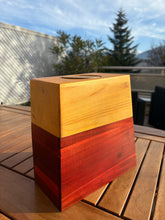 Cargar imagen en el visor de la galería, urne bois flower avec vue montagne