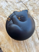 Cargar imagen en el visor de la galería, Urne Chat céramique - photo 1