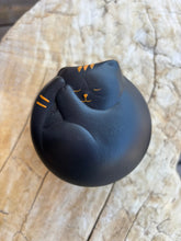 Cargar imagen en el visor de la galería, Urne Chat céramique - photo 5