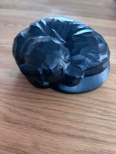 Cargar imagen en el visor de la galería, urne pour chien noire en résine