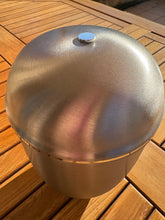 Cargar imagen en el visor de la galería, urne cineraire en metal gris