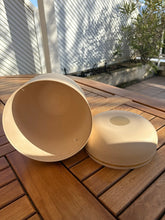 Cargar imagen en el visor de la galería, Urne Composite Beige - photo 6