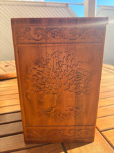 Cargar imagen en el visor de la galería, urne funeraire arbre de vie en bois