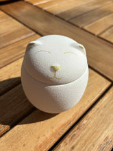 Cargar imagen en el visor de la galería, urne funeraire chat ceramique blanche