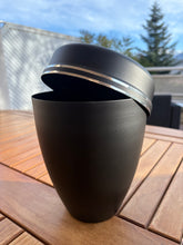 Cargar imagen en el visor de la galería, urne funeraire oeillet noire