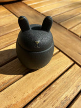 Cargar imagen en el visor de la galería, Urne Lapin céramique noire - photo 1