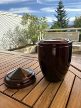 Cargar imagen en el visor de la galería, Urne Métal MANDALAY Bordeaux - photo 3
