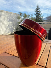 Cargar imagen en el visor de la galería, Urne Métal Œillet rouge - photo 1