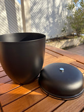 Cargar imagen en el visor de la galería, urne noir et argent