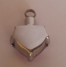 Cargar imagen en el visor de la galería, Joyería Funeraria Corazón Rosa