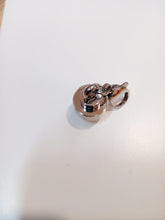 Cargar imagen en el visor de la galería, Llavero de LATA