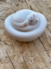 Cargar imagen en el visor de la galería, Urne Chat céramique blanche
