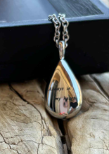 Cargar imagen en el visor de la galería, Collier Urna Gota
