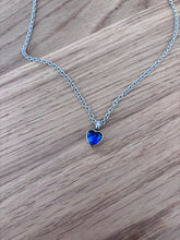 Cargar imagen en el visor de la galería, Collier Cinéraire Cœur Cristal Bleu - photo 1
