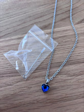 Cargar imagen en el visor de la galería, Collier Cinéraire Cœur Cristal Bleu - photo 4
