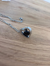 Cargar imagen en el visor de la galería, Collier Cinéraire Cœur Noir - photo 7
