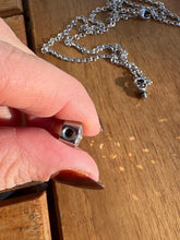 Cargar imagen en el visor de la galería, collier funeraire coeur ouverture 
