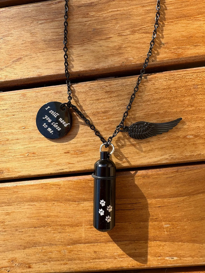 collier urne chat angel noir pendentif aile d'ange