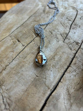 Cargar imagen en el visor de la galería, Collier Urne Goutte - photo 4
