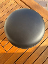 Cargar imagen en el visor de la galería, grande urne cineraire
