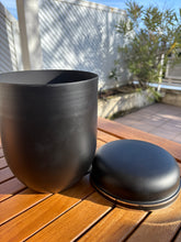 Cargar imagen en el visor de la galería, grande urne funeraire
