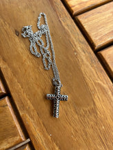 Cargar imagen en el visor de la galería, Pendentif Funéraire Croix - photo 4
