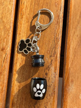 Cargar imagen en el visor de la galería, Porte-clés urne Patte de chien - photo 3
