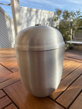 Cargar imagen en el visor de la galería, Urne Aluminium Constellation - photo 3
