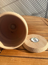 Cargar imagen en el visor de la galería, urne biodegradable plante
