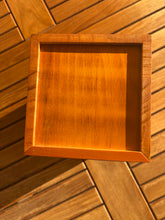 Cargar imagen en el visor de la galería, urne bois arbre de vie vue du dessus
