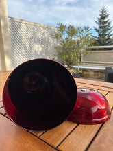 Cargar imagen en el visor de la galería, urne canada en metal rouge
