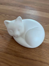 Cargar imagen en el visor de la galería, urne cendres chat blanche
