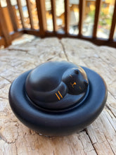 Cargar imagen en el visor de la galería, Urne Chat céramique noire - photo 2
