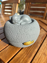 Cargar imagen en el visor de la galería, urne chat grise ceramique cineraire
